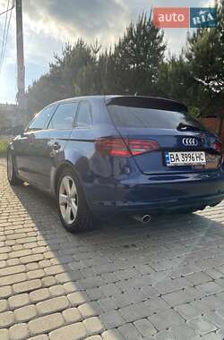 Хэтчбек Audi A3 2016 в 