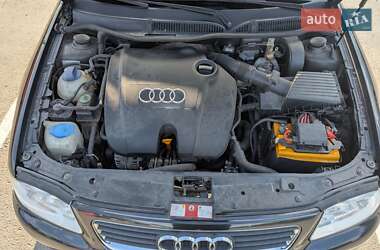 Хэтчбек Audi A3 2002 в 