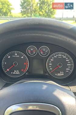 Хетчбек Audi A3 2012 в 
