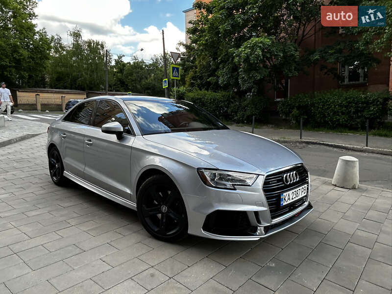Седан Audi A3 2017 в Киеве