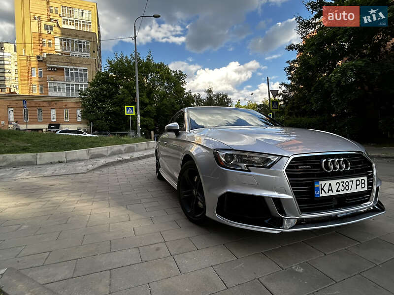 Седан Audi A3 2017 в Киеве