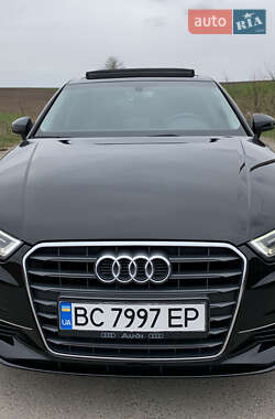 Седан Audi A3 2015 в Львове