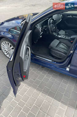 Хэтчбек Audi A3 2016 в 