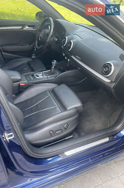 Хэтчбек Audi A3 2016 в 