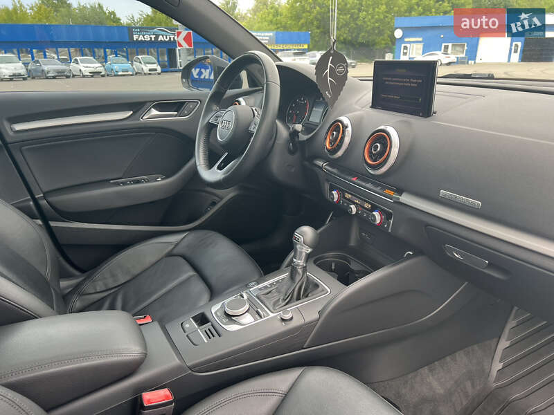 Седан Audi A3 2017 в Киеве