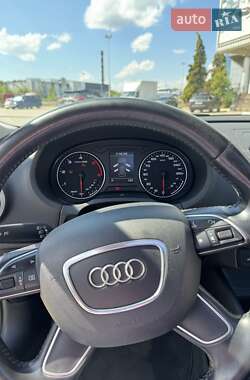 Хетчбек Audi A3 2015 в 