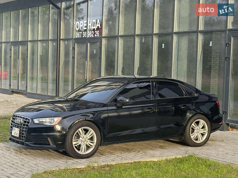 Седан Audi A3 2015 в Рівному