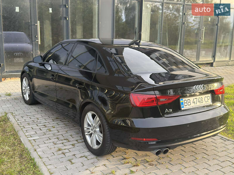 Седан Audi A3 2015 в Рівному
