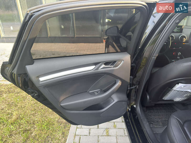 Седан Audi A3 2015 в Рівному
