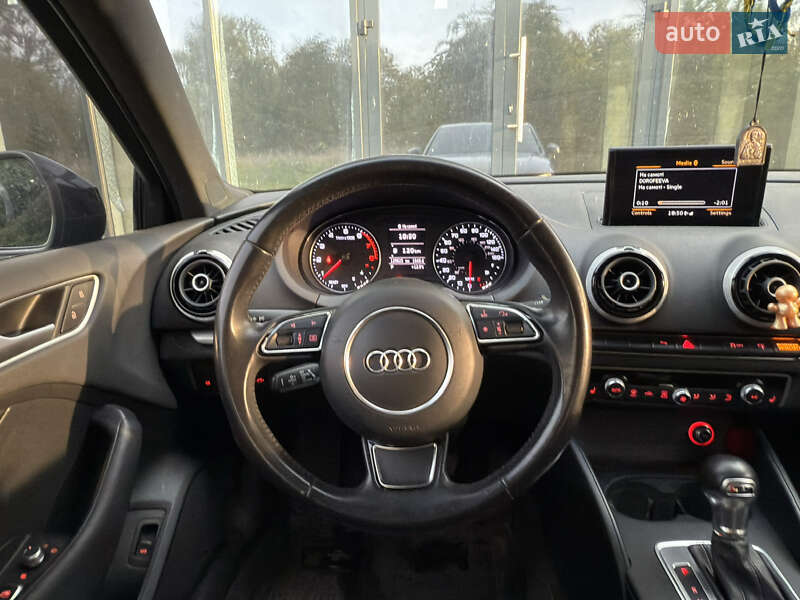 Седан Audi A3 2015 в Рівному
