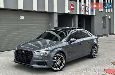 Седан Audi A3 2017 в Киеве