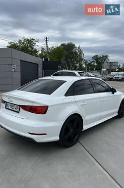 Седан Audi A3 2016 в 