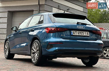 Хэтчбек Audi A3 2021 в 