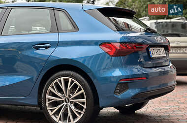 Хэтчбек Audi A3 2021 в 