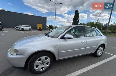 Хэтчбек Audi A3 2001 в 