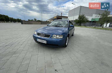 Хетчбек Audi A3 2001 в 