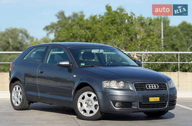 Хэтчбек Audi A3 2005 в 