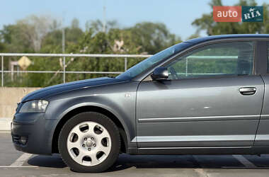 Хэтчбек Audi A3 2005 в 
