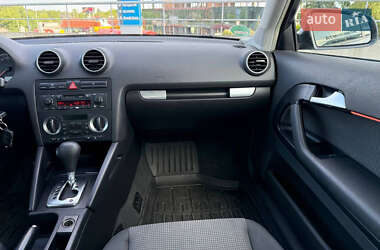 Хэтчбек Audi A3 2005 в 