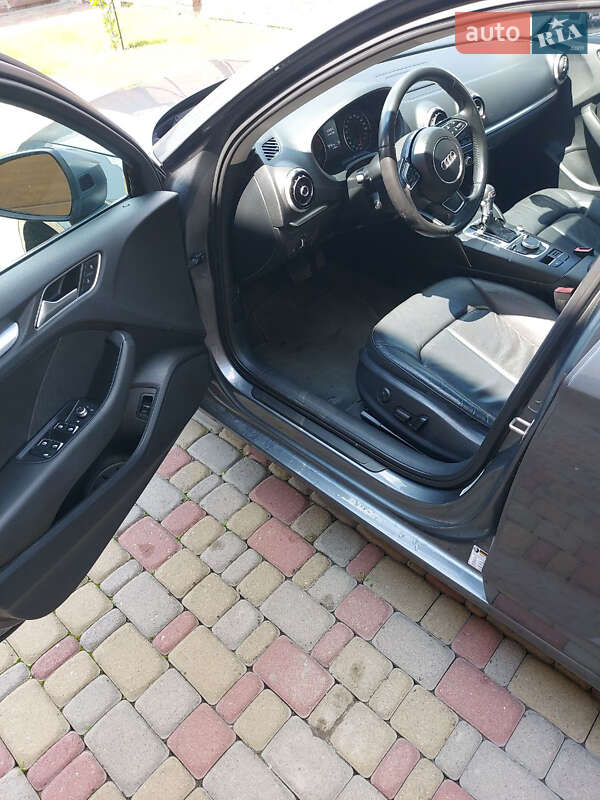 Седан Audi A3 2015 в Рівному