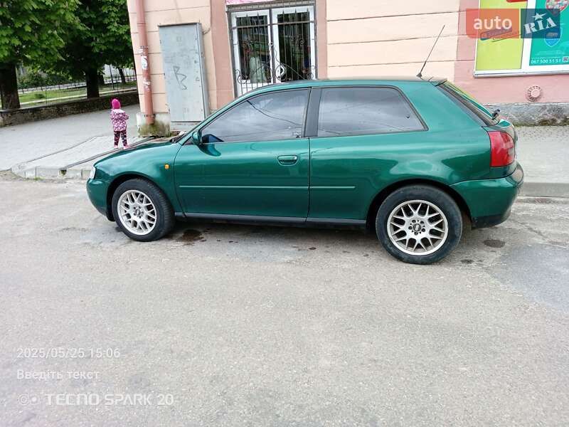 Хетчбек Audi A3 1999 в 