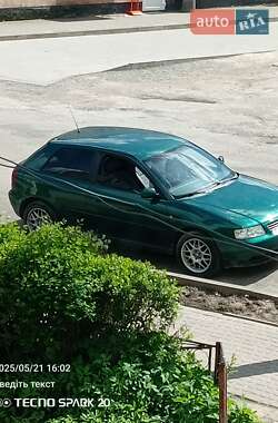 Хетчбек Audi A3 1999 в 