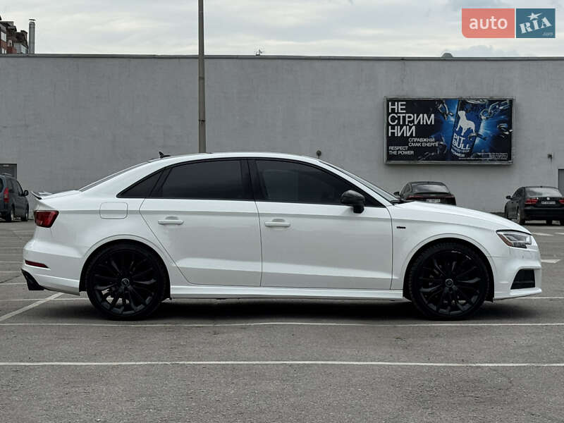 Седан Audi A3 2017 в Ивано-Франковске