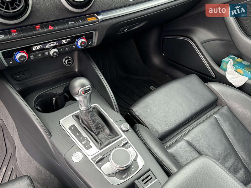 Седан Audi A3 2017 в Ивано-Франковске