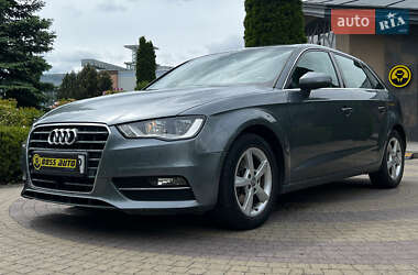 Хэтчбек Audi A3 2013 в 