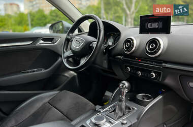 Хэтчбек Audi A3 2013 в 