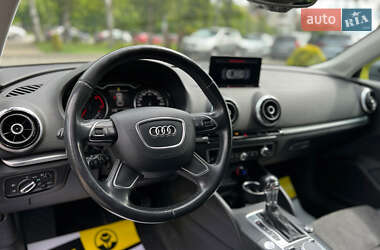 Хэтчбек Audi A3 2013 в 