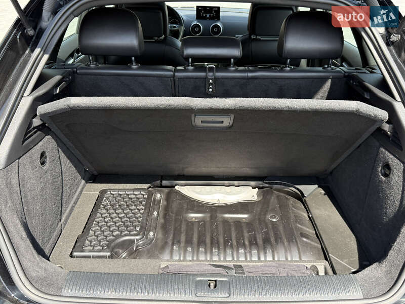 Хетчбек Audi A3 2015 в Чернівцях