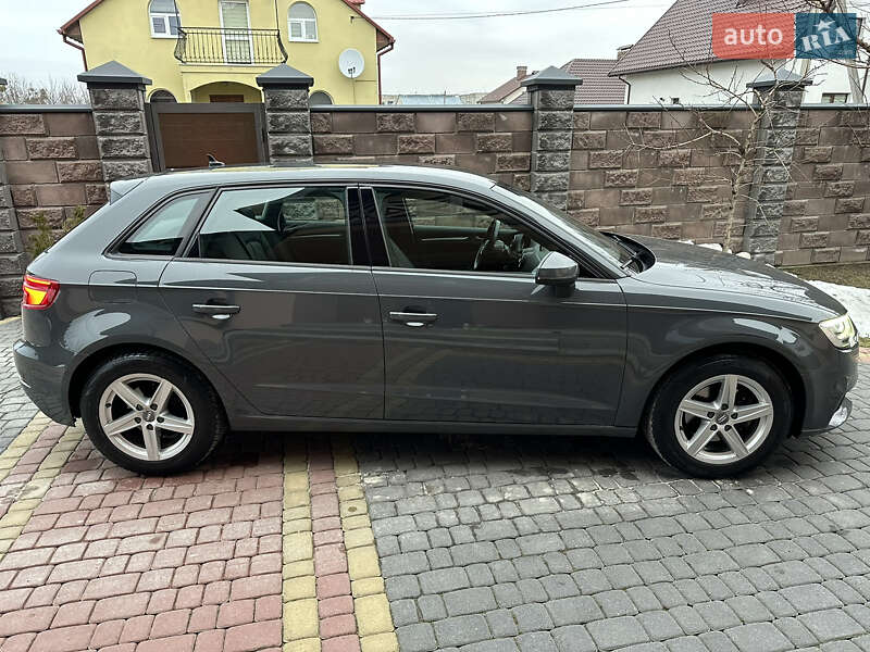 Хэтчбек Audi A3 2019 в Львове