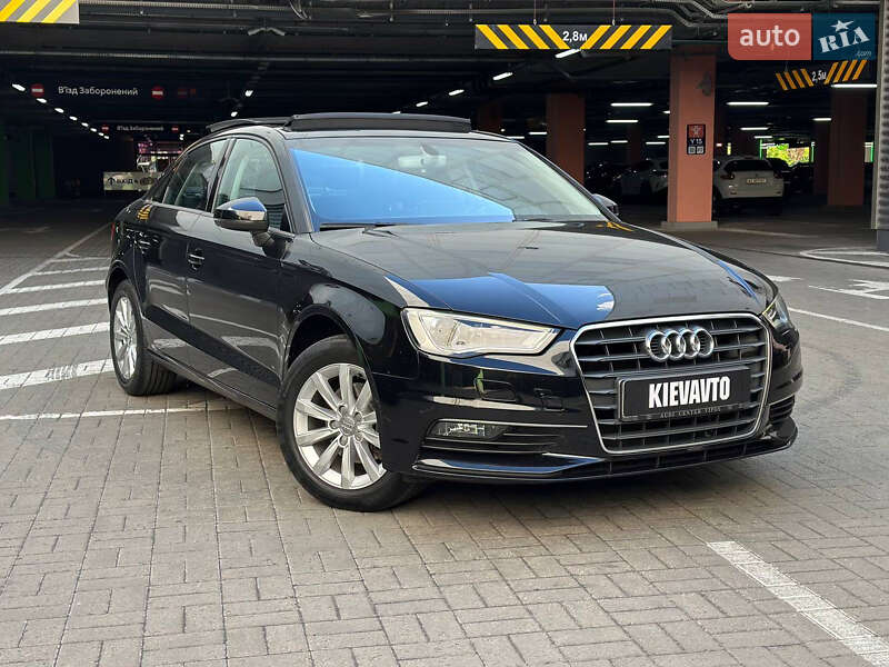 Седан Audi A3 2015 в 