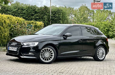 Хэтчбек Audi A3 2016 в 