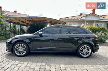 Хэтчбек Audi A3 2016 в 