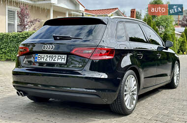 Хэтчбек Audi A3 2016 в 