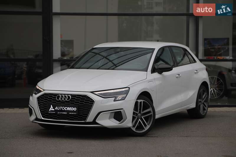Хэтчбек Audi A3 2022 в 