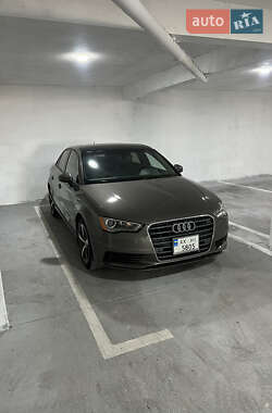 Седан Audi A3 2015 в Самборі