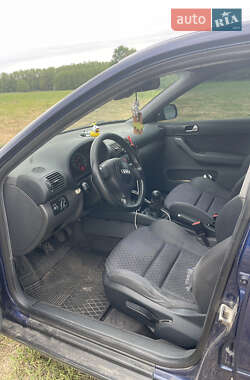 Хэтчбек Audi A3 2000 в 