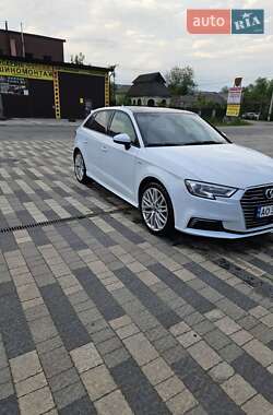 Хэтчбек Audi A3 2018 в 