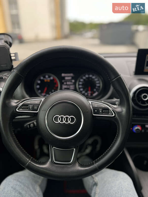 Седан Audi A3 2015 в Тернополі