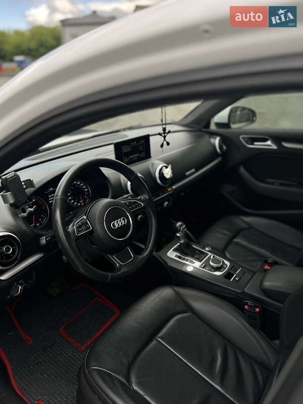 Седан Audi A3 2015 в Тернополі