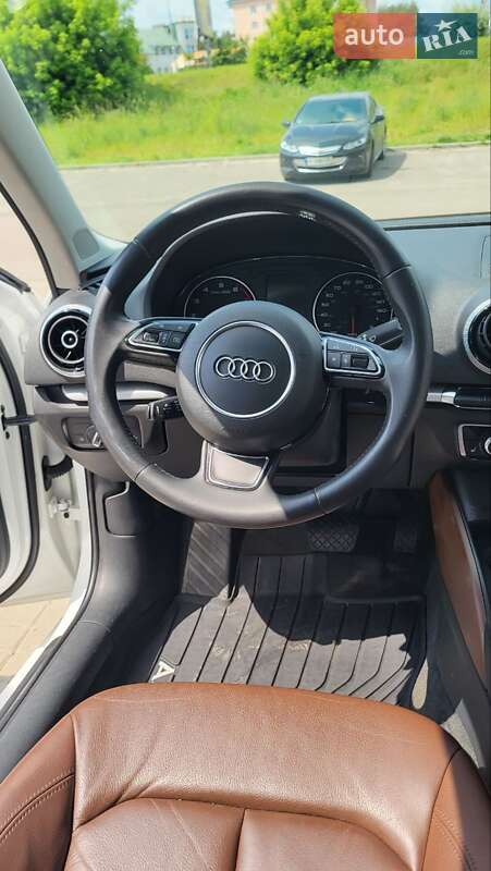 Седан Audi A3 2016 в Киеве