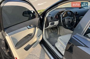 Хэтчбек Audi A3 2005 в 