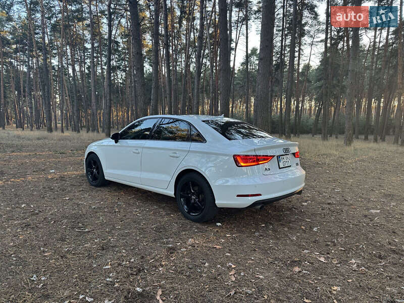 Седан Audi A3 2015 в Киеве