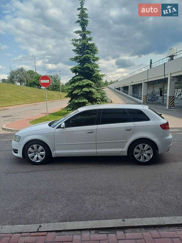 Хэтчбек Audi A3 2013 в Киеве