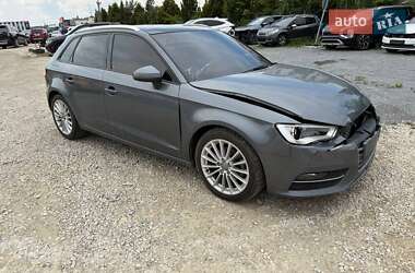 Хэтчбек Audi A3 2014 в 