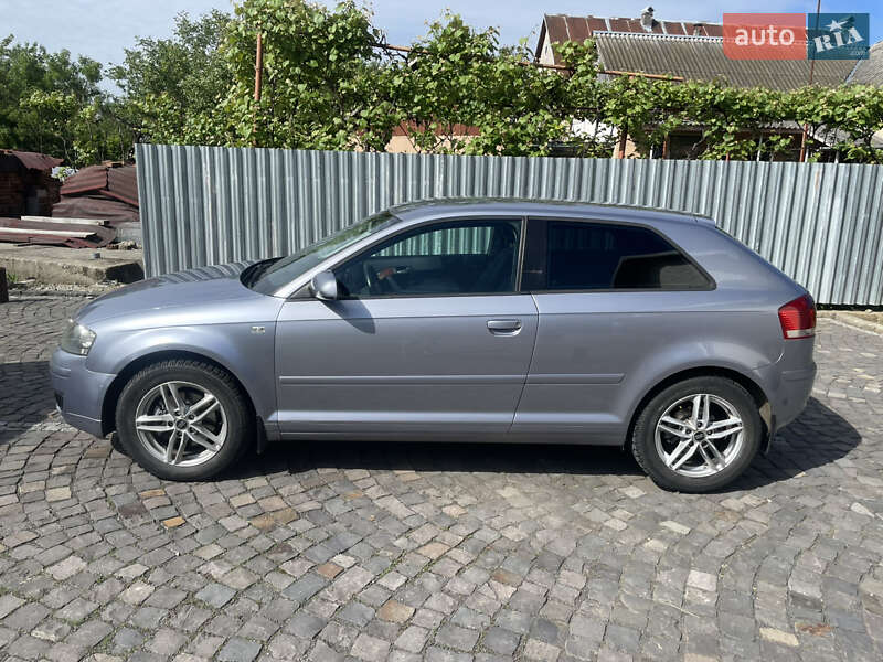 Хэтчбек Audi A3 2004 в Мукачево