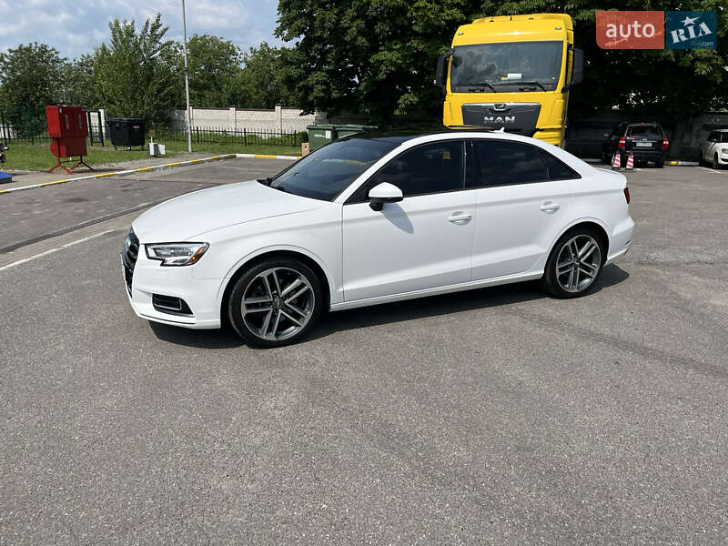 Седан Audi A3 2016 в Киеве